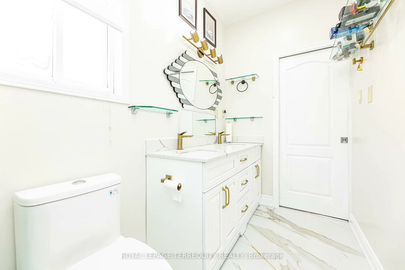 21, Collingwood, Snelgrove, Brampton