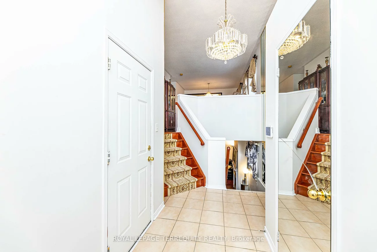 21, Collingwood, Snelgrove, Brampton