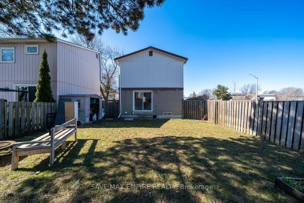 18, Hasting, Central Park, Brampton