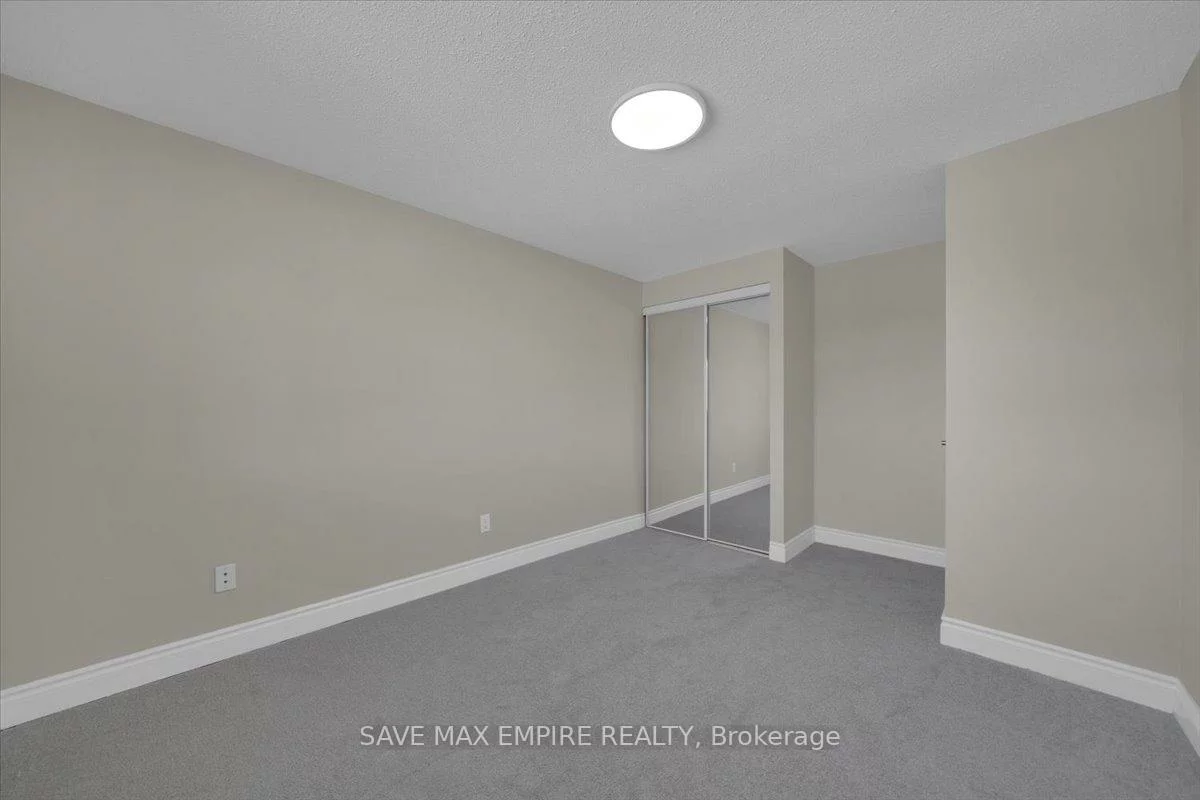 18, Hasting, Central Park, Brampton
