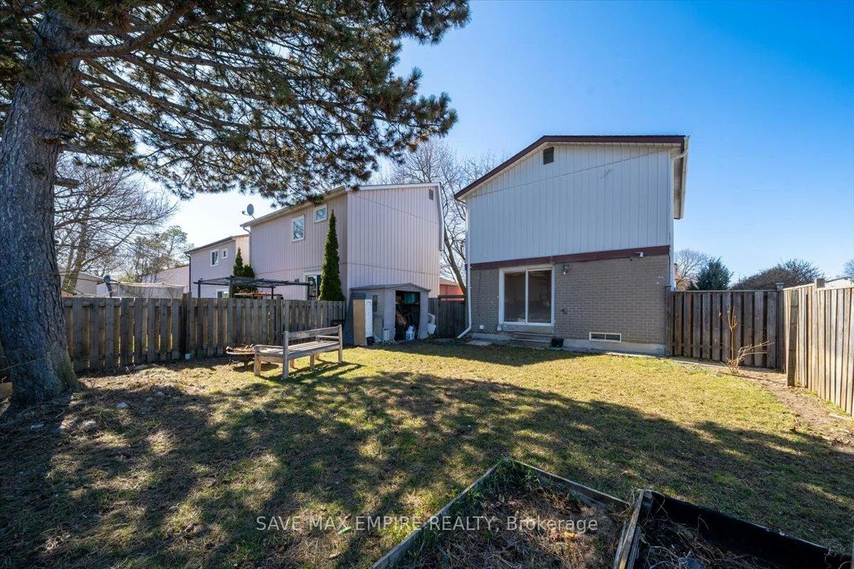 18, Hasting, Central Park, Brampton