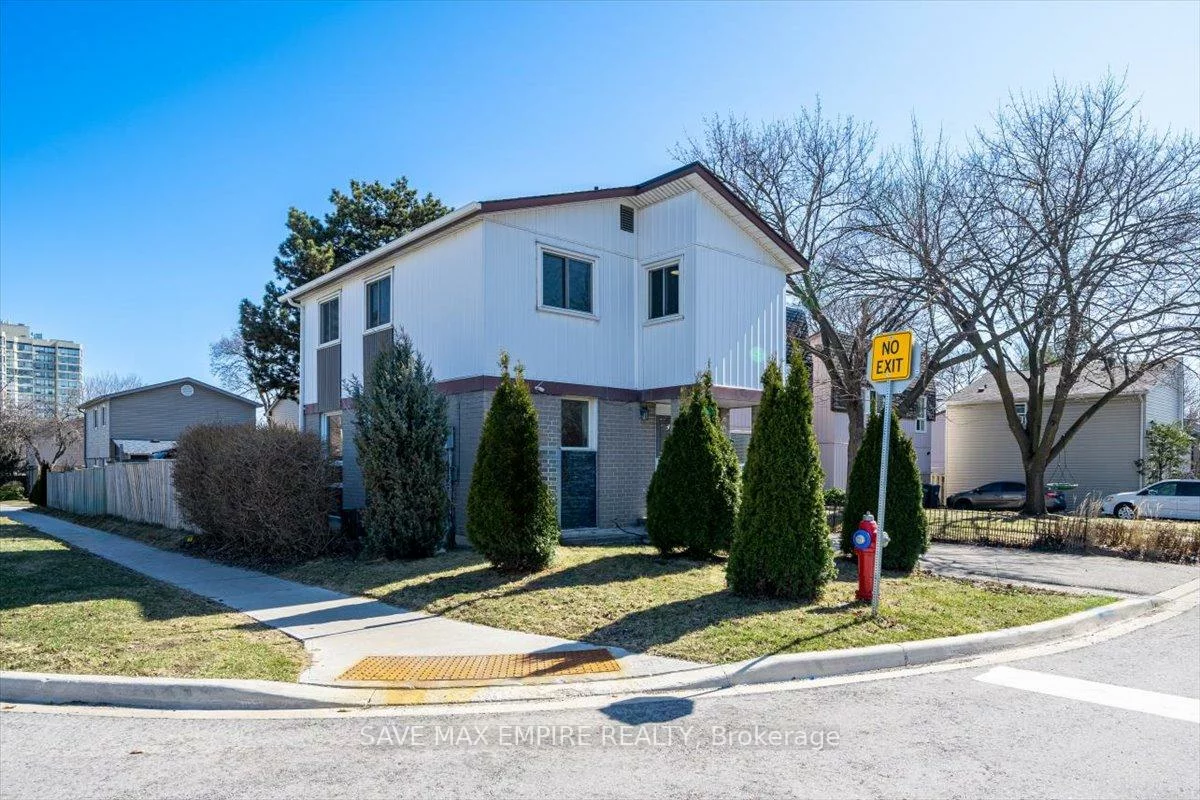 18, Hasting, Central Park, Brampton