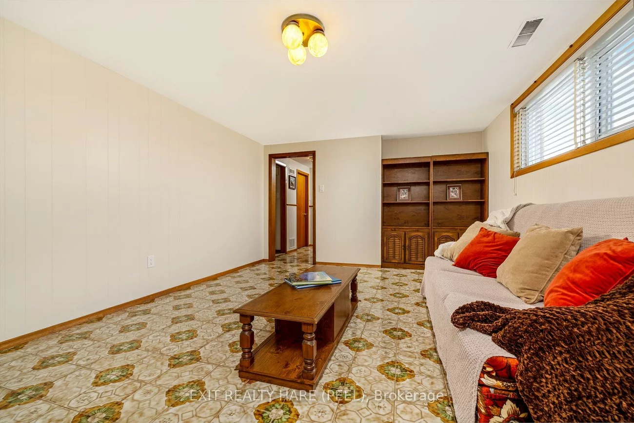 7, Meadowland, Brampton East, Brampton
