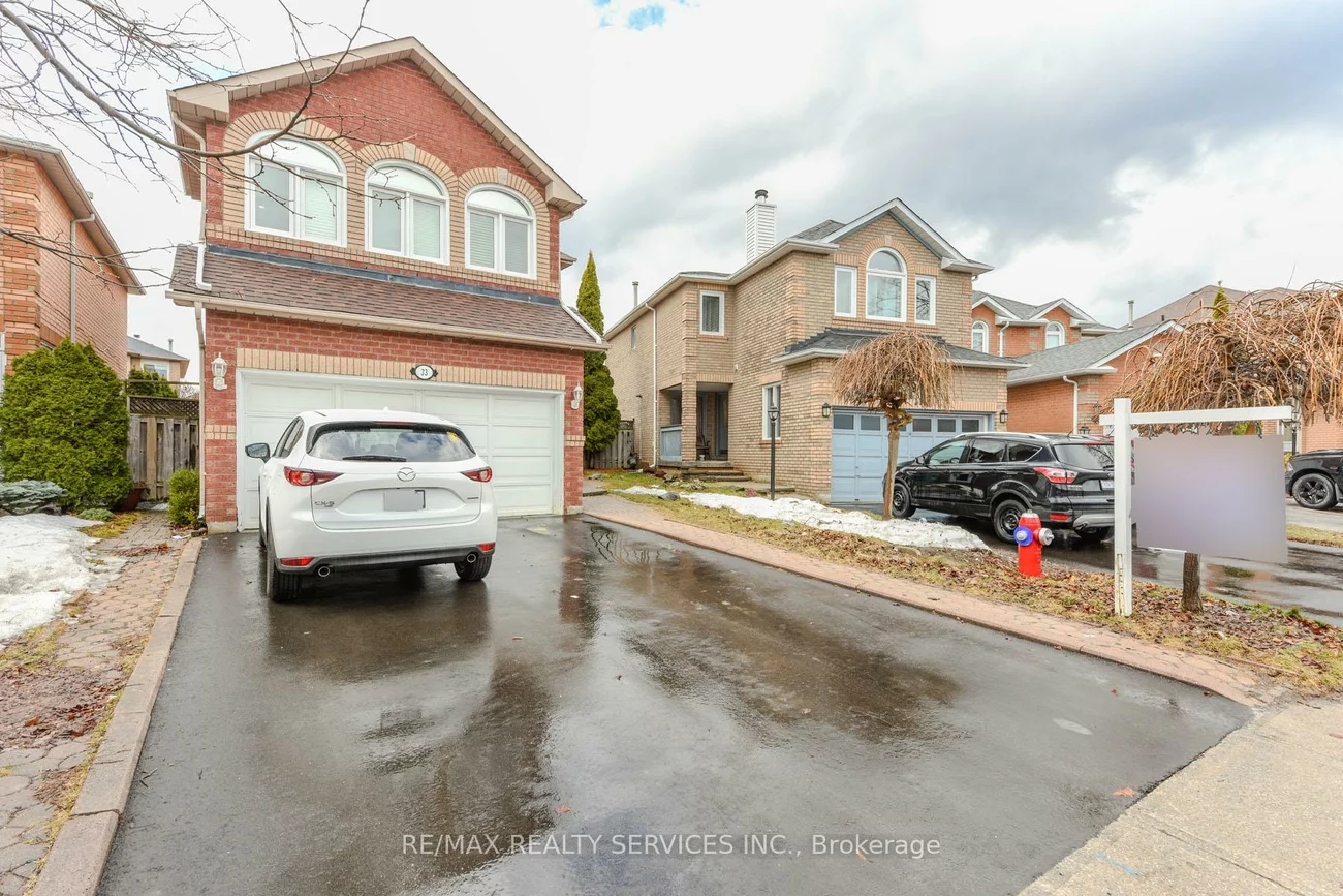 33, Valonia, Brampton North, Brampton