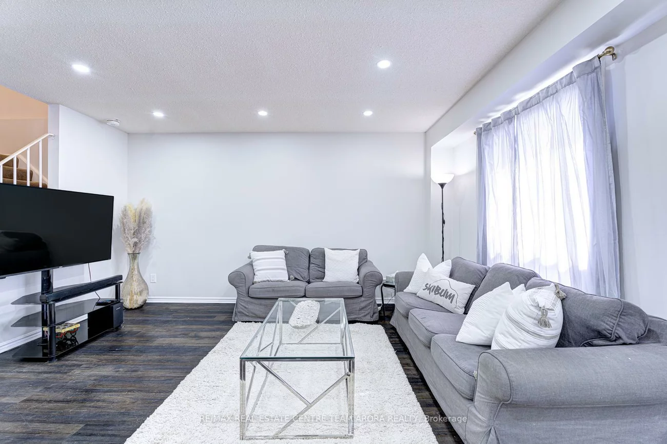 10, Menoke, Heart Lake West, Brampton