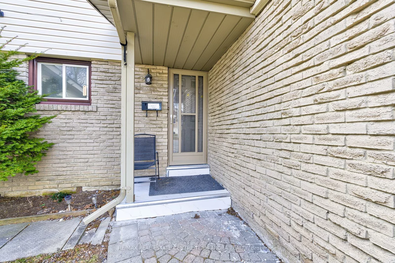 10, Menoke, Heart Lake West, Brampton