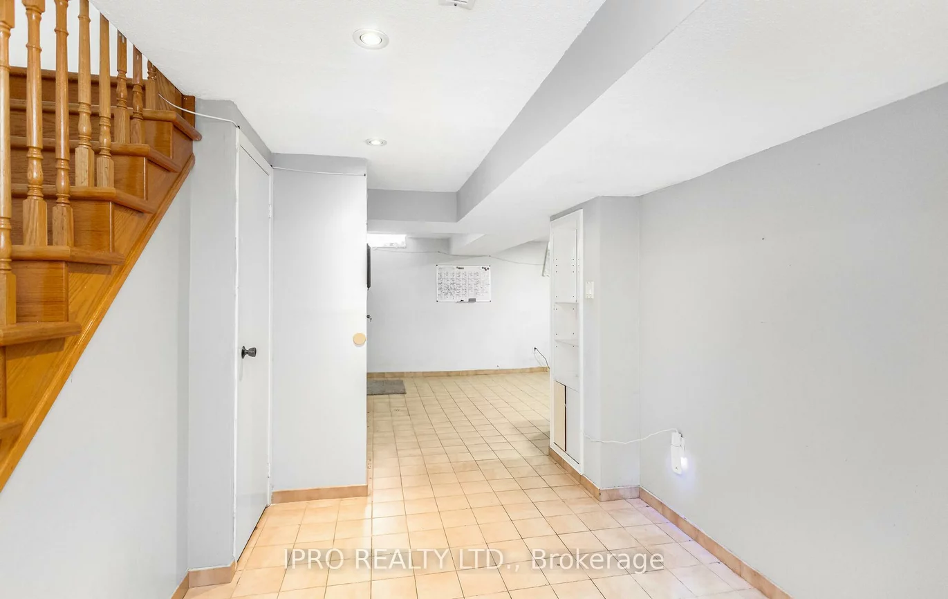 353, Rutherford, Madoc, Brampton