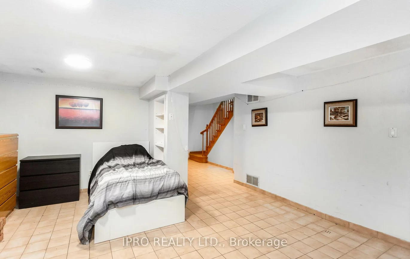 353, Rutherford, Madoc, Brampton