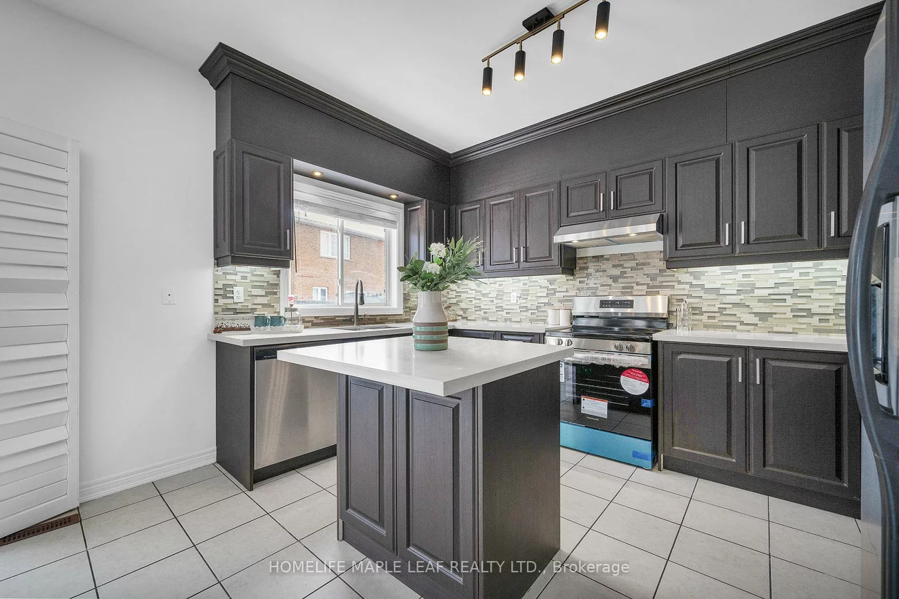33, Honeybee, Sandringham-Wellington, Brampton