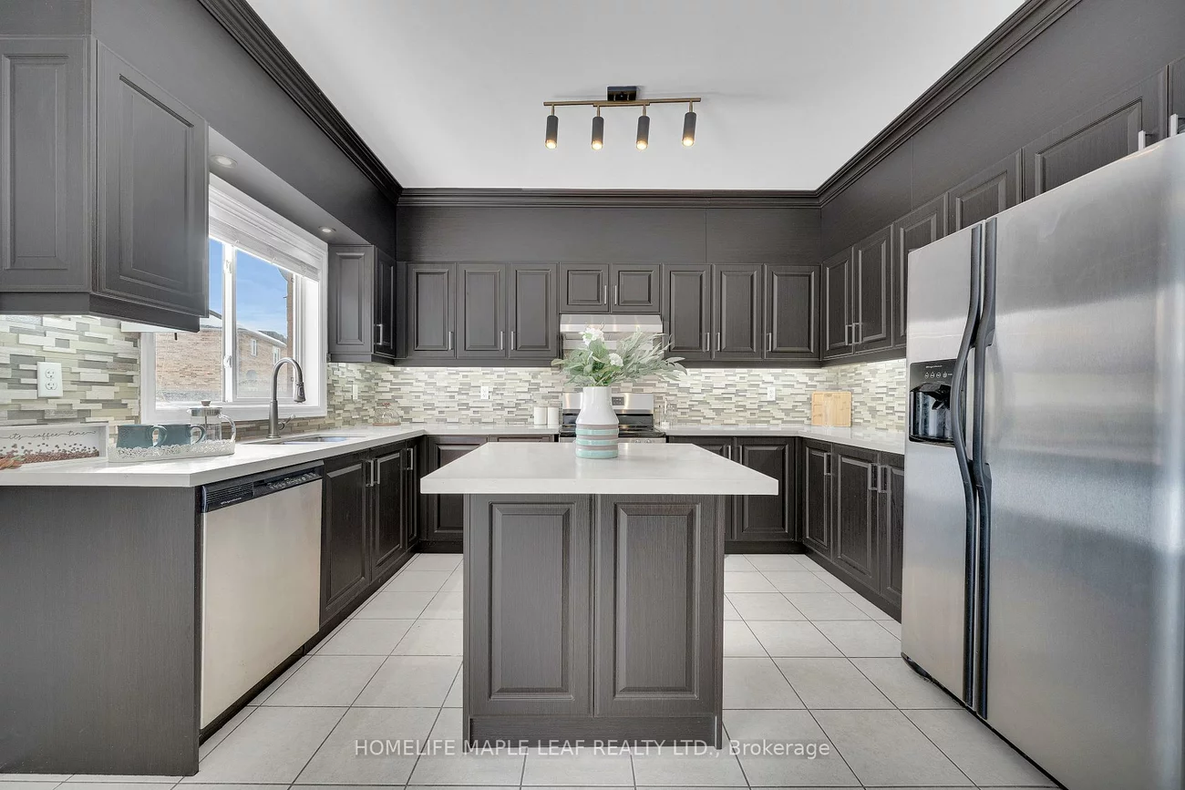 33, Honeybee, Sandringham-Wellington, Brampton