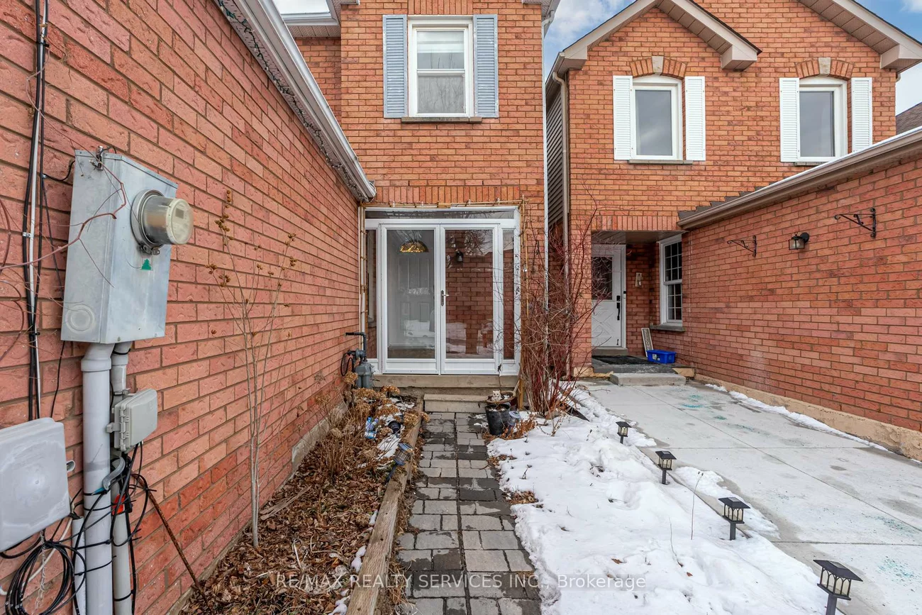 37, Solway, Heart Lake East, Brampton