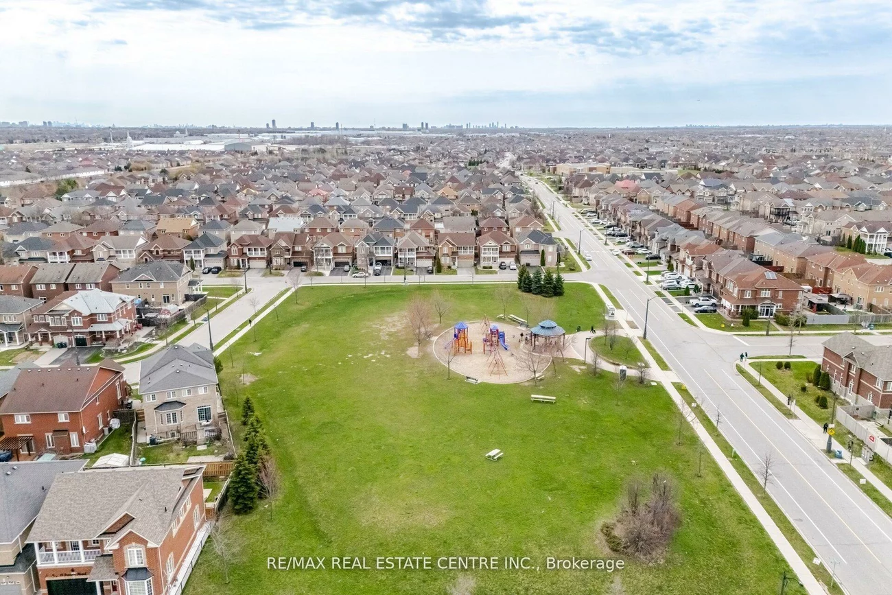 47, Begonia, Northwest Sandalwood Parkway, Brampton
