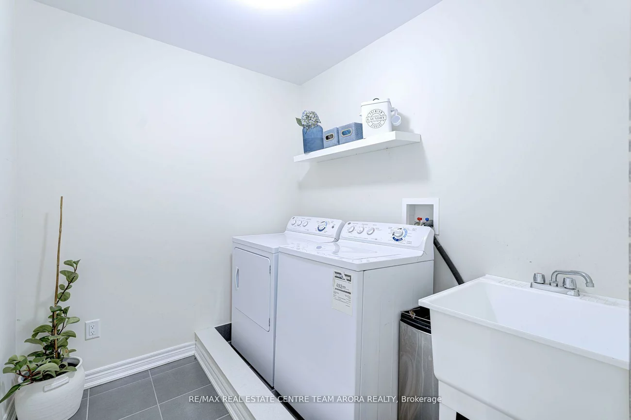 37, Coastline, Bram West, Brampton