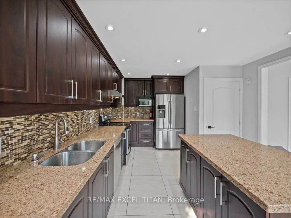 27, Macdougall, Central Park, Brampton