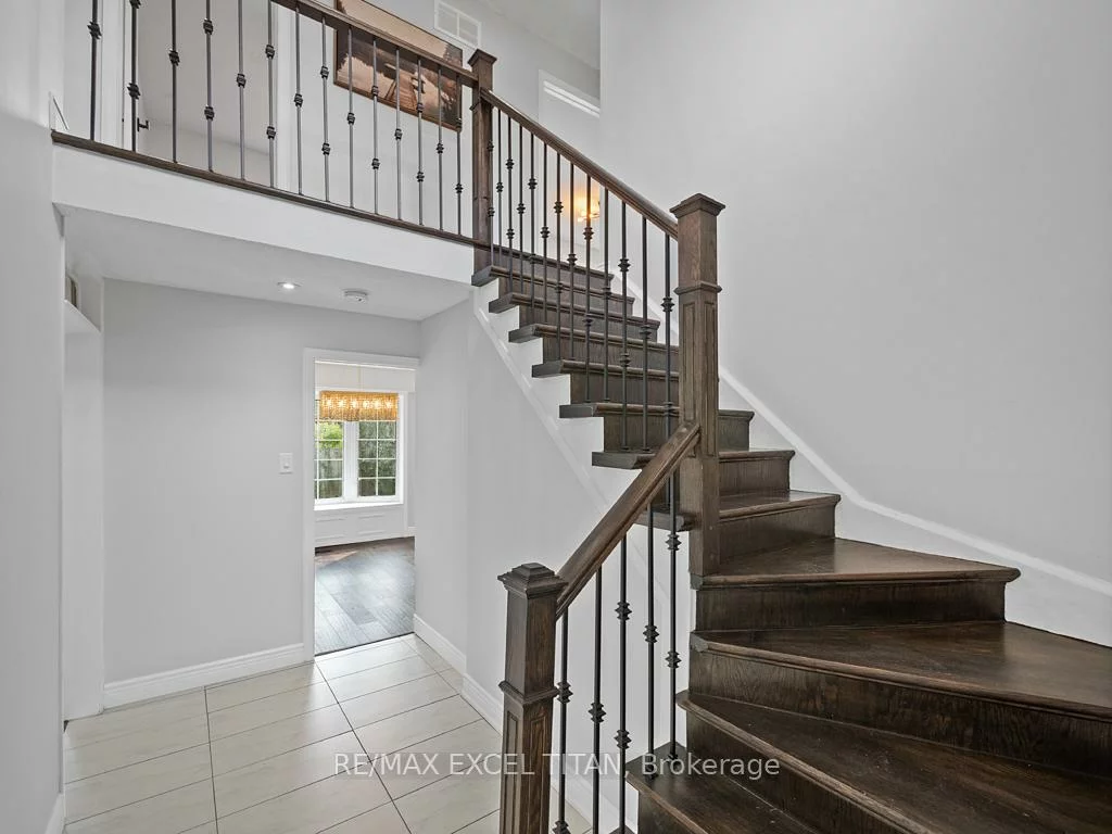 27, Macdougall, Central Park, Brampton