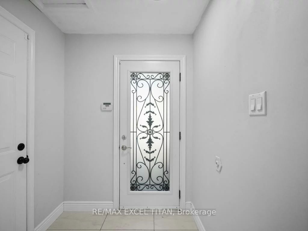 27, Macdougall, Central Park, Brampton