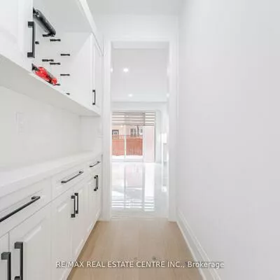 17, Wonder, Vales of Castlemore, Brampton