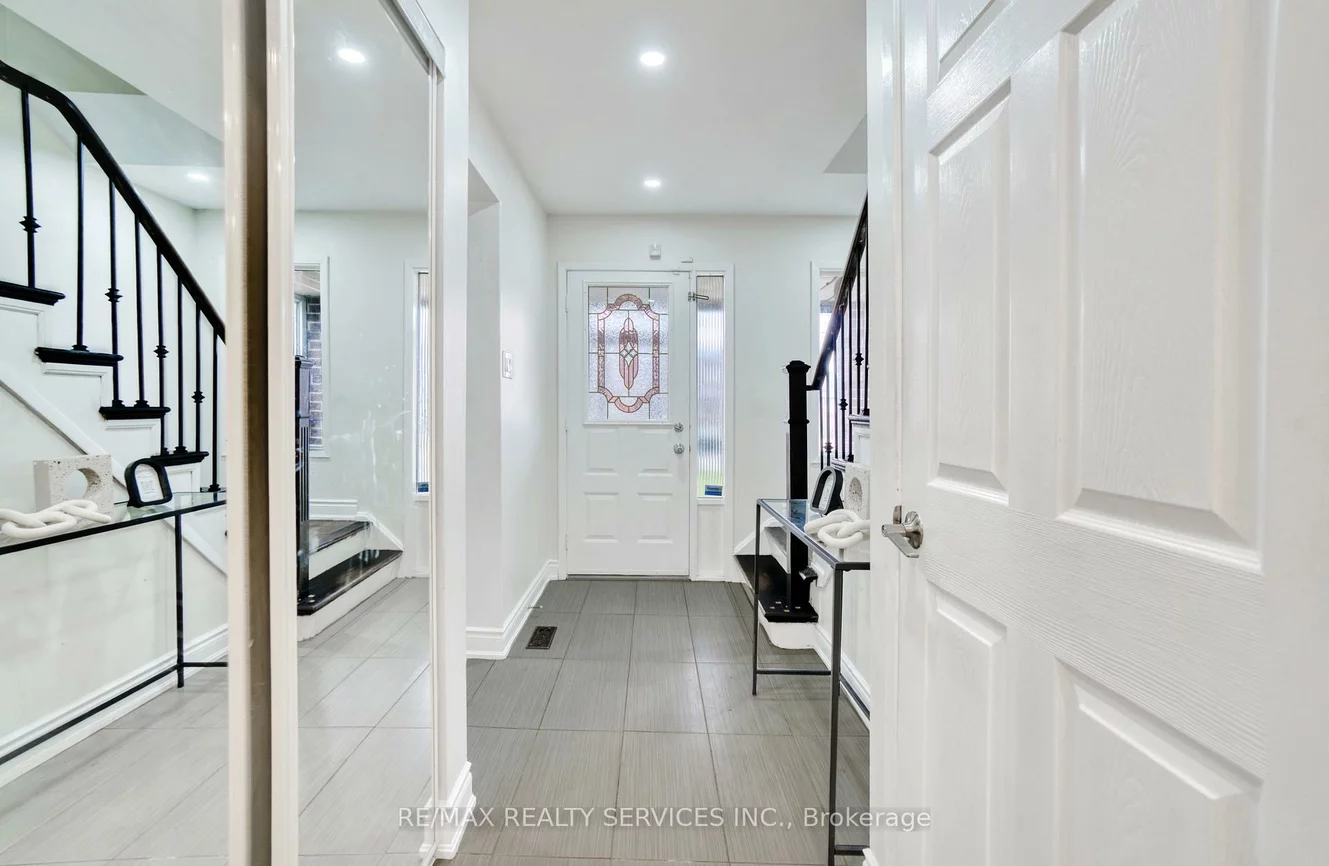 8, Luminous, Heart Lake West, Brampton