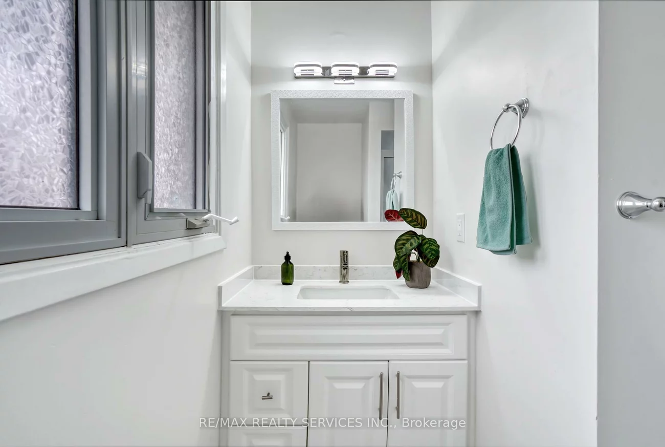 8, Luminous, Heart Lake West, Brampton