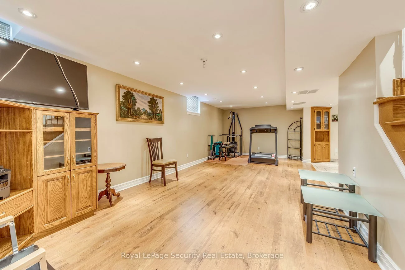 32, Odeon, Vales of Castlemore North, Brampton