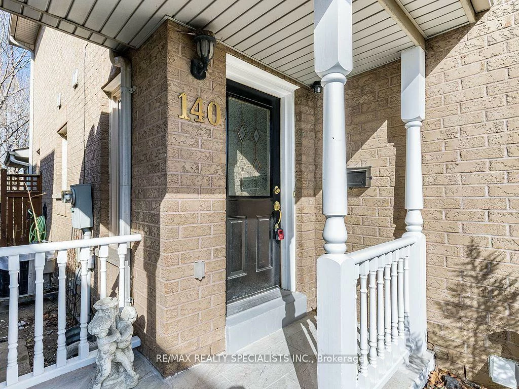 140, Pressed Brick, Brampton North, Brampton