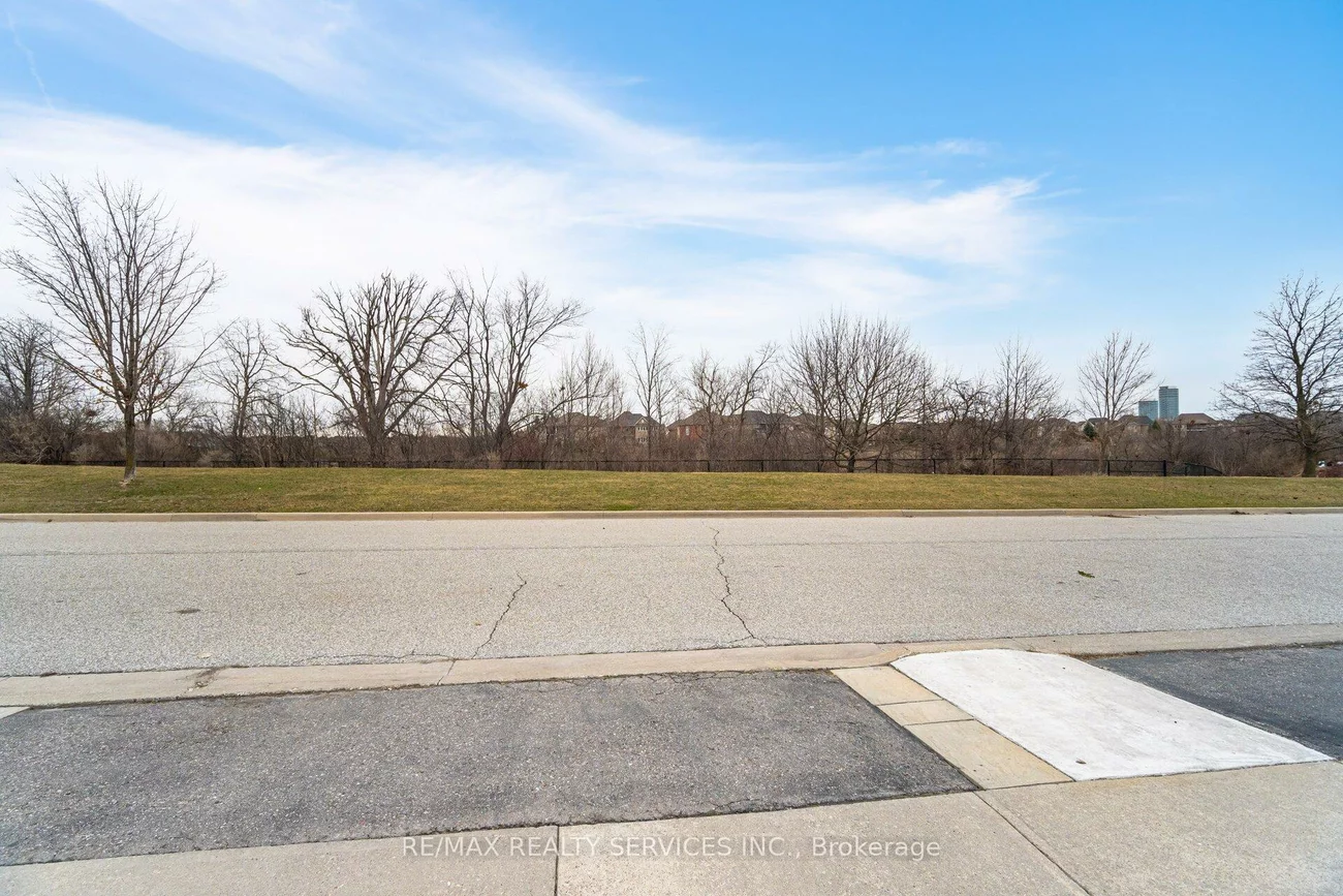 57, Hawkridge, Bram East, Brampton