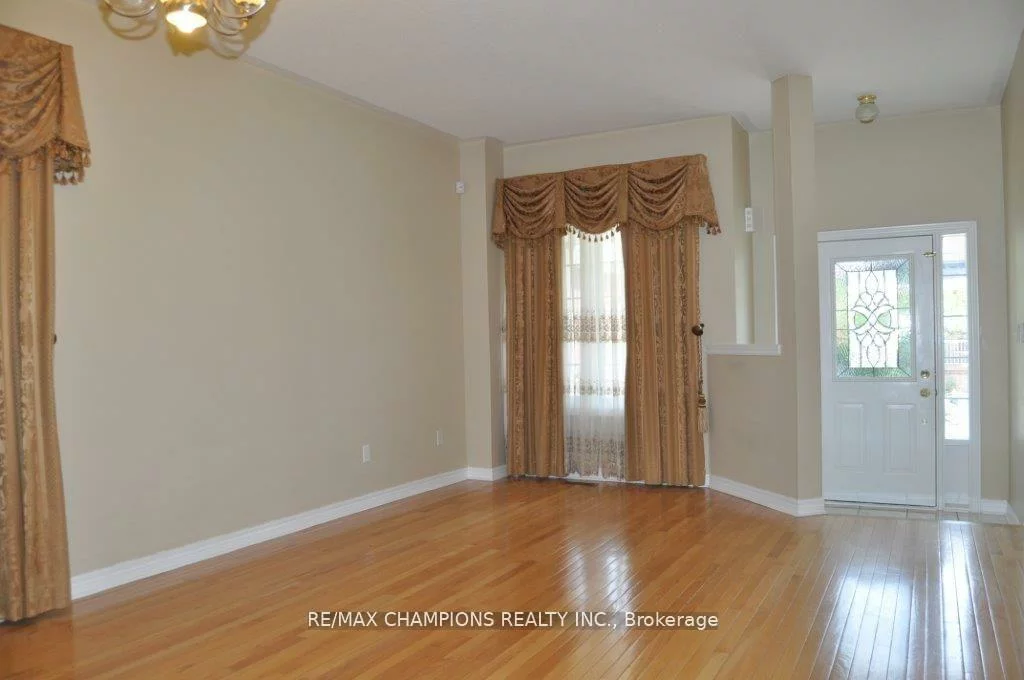 104, Masters Green, Snelgrove, Brampton