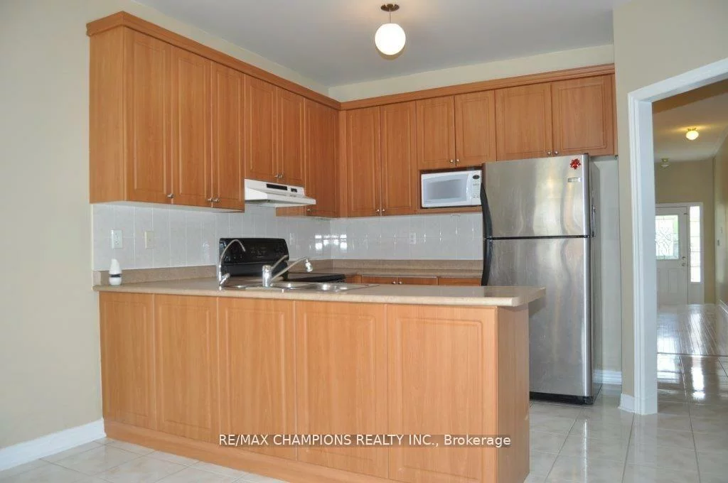 104, Masters Green, Snelgrove, Brampton