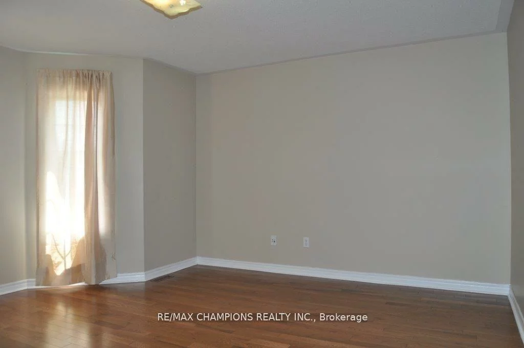 104, Masters Green, Snelgrove, Brampton