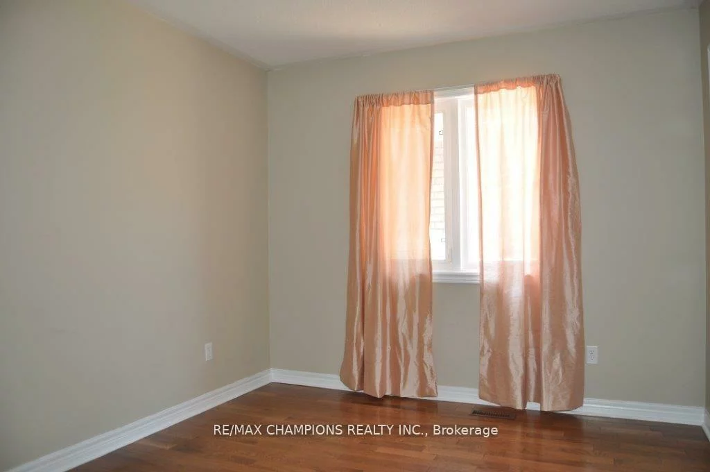 104, Masters Green, Snelgrove, Brampton