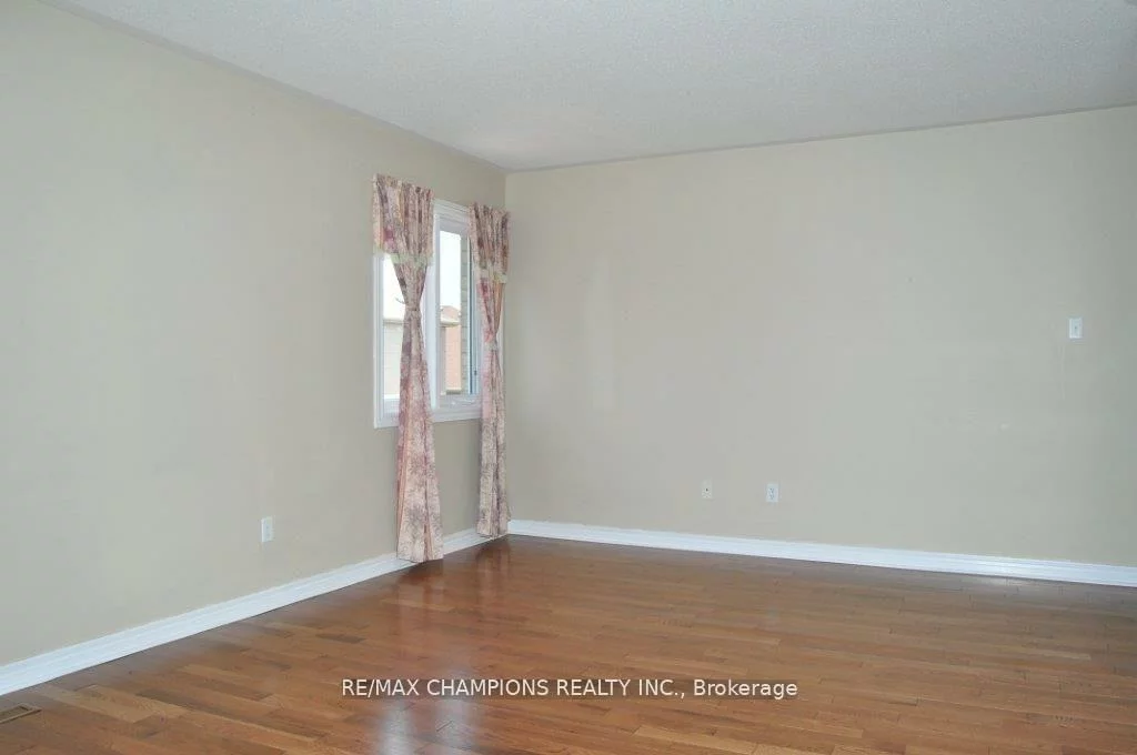 104, Masters Green, Snelgrove, Brampton