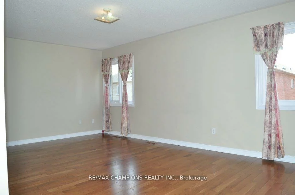 104, Masters Green, Snelgrove, Brampton