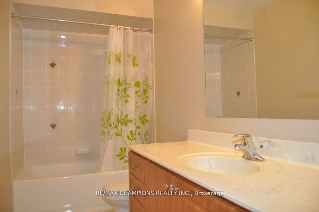 104, Masters Green, Snelgrove, Brampton