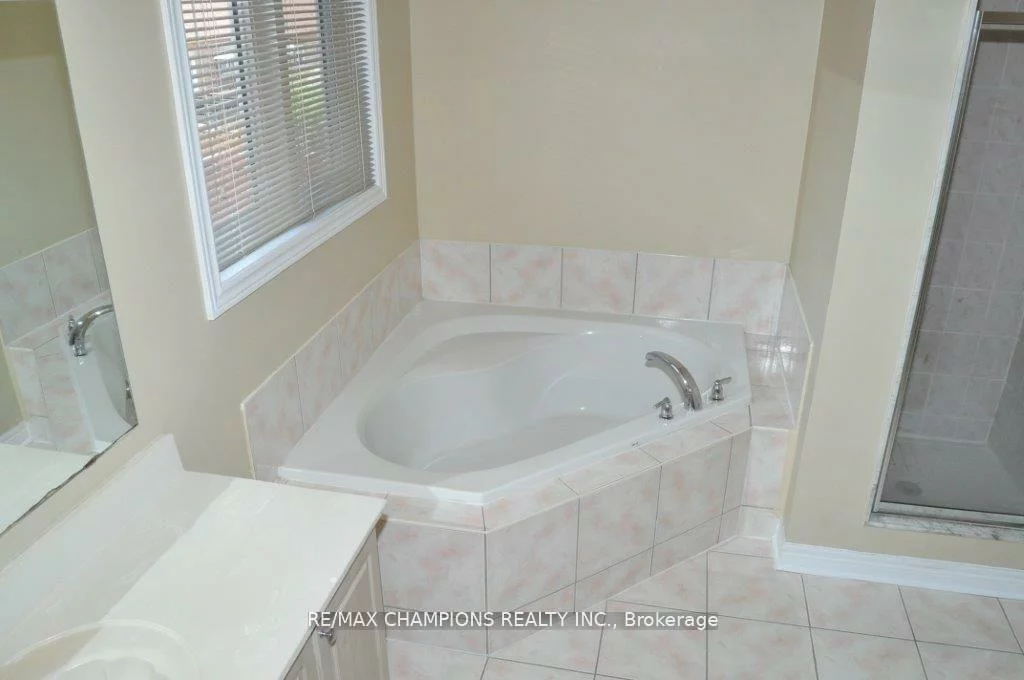 104, Masters Green, Snelgrove, Brampton