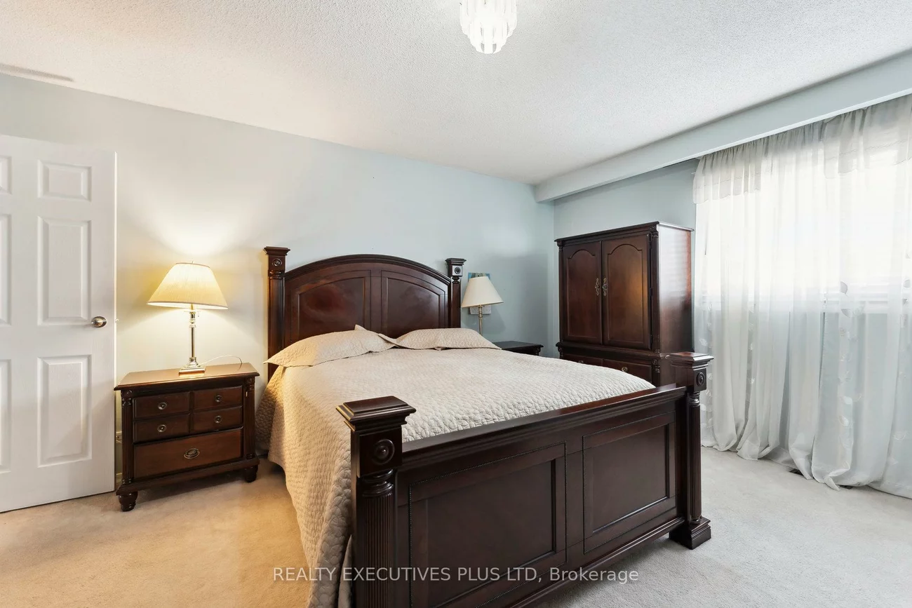 60, Pluto, Madoc, Brampton