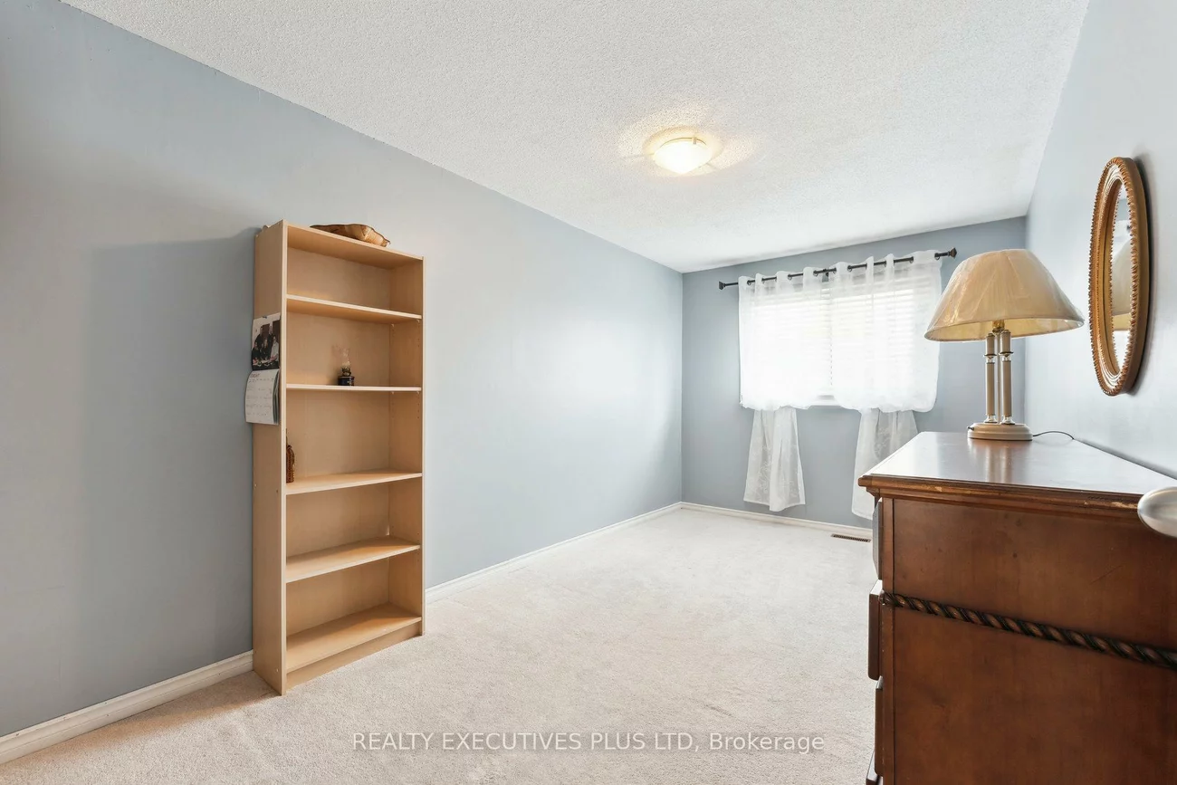 60, Pluto, Madoc, Brampton