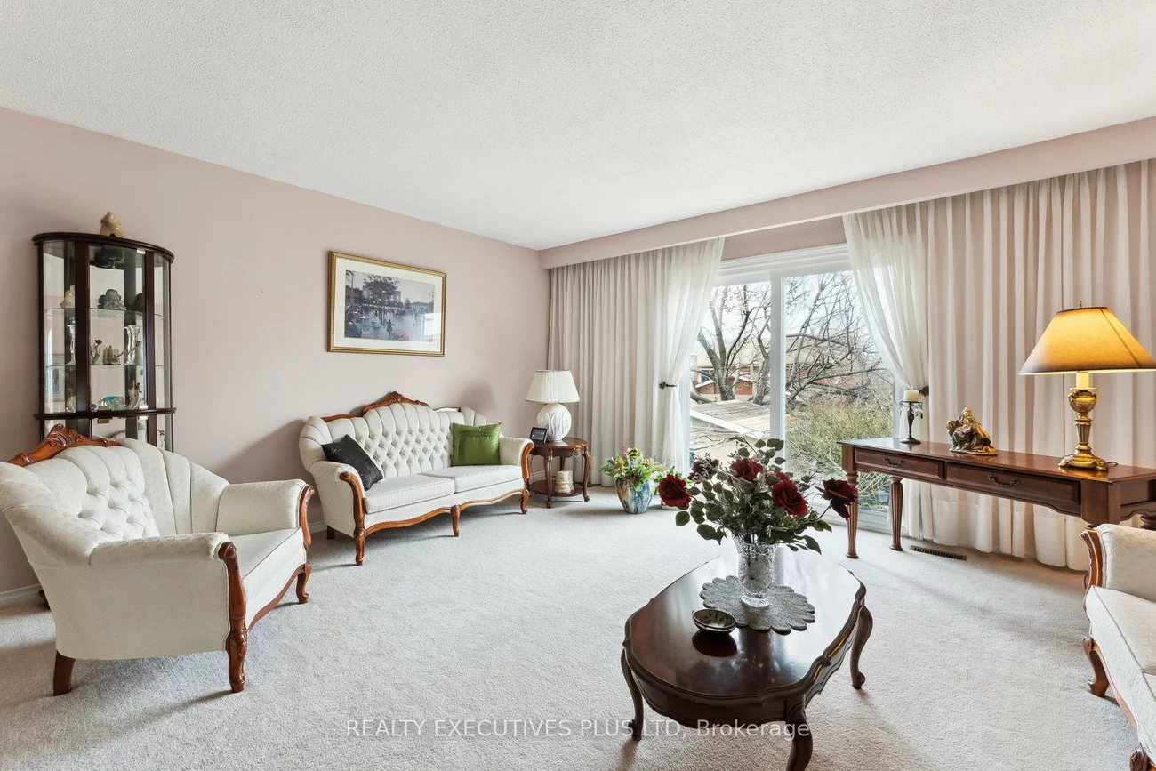 60, Pluto, Madoc, Brampton