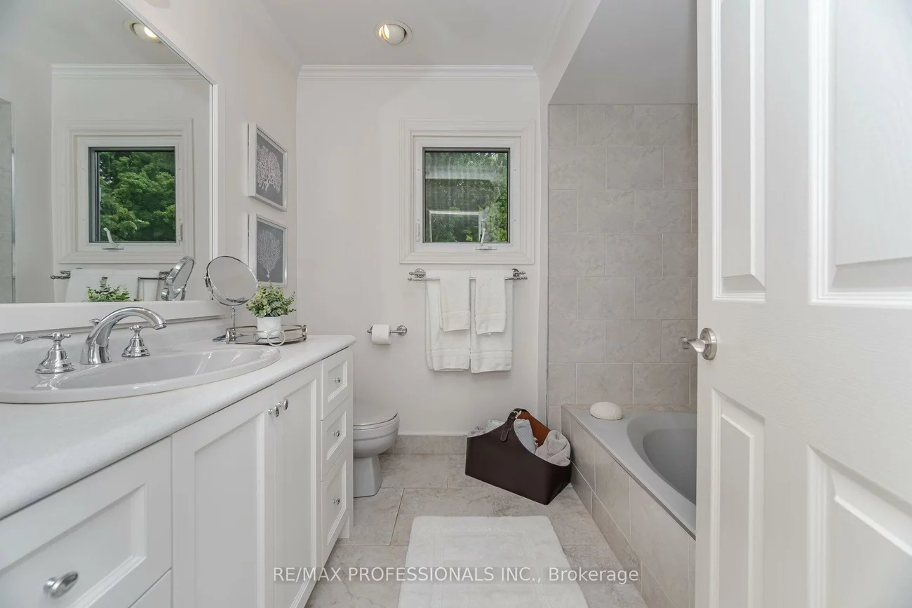 70, Kenpark, Snelgrove, Brampton