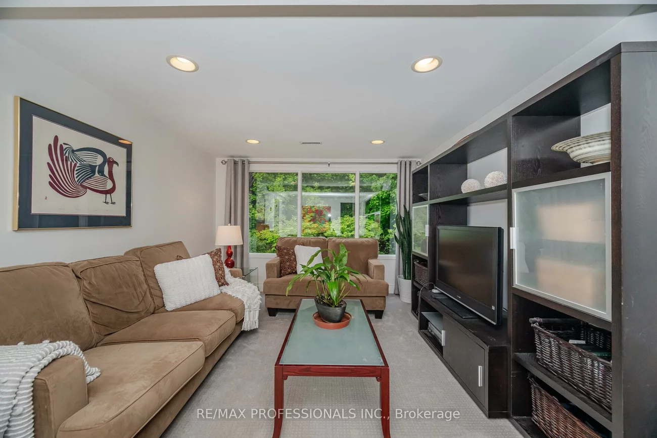 70, Kenpark, Snelgrove, Brampton