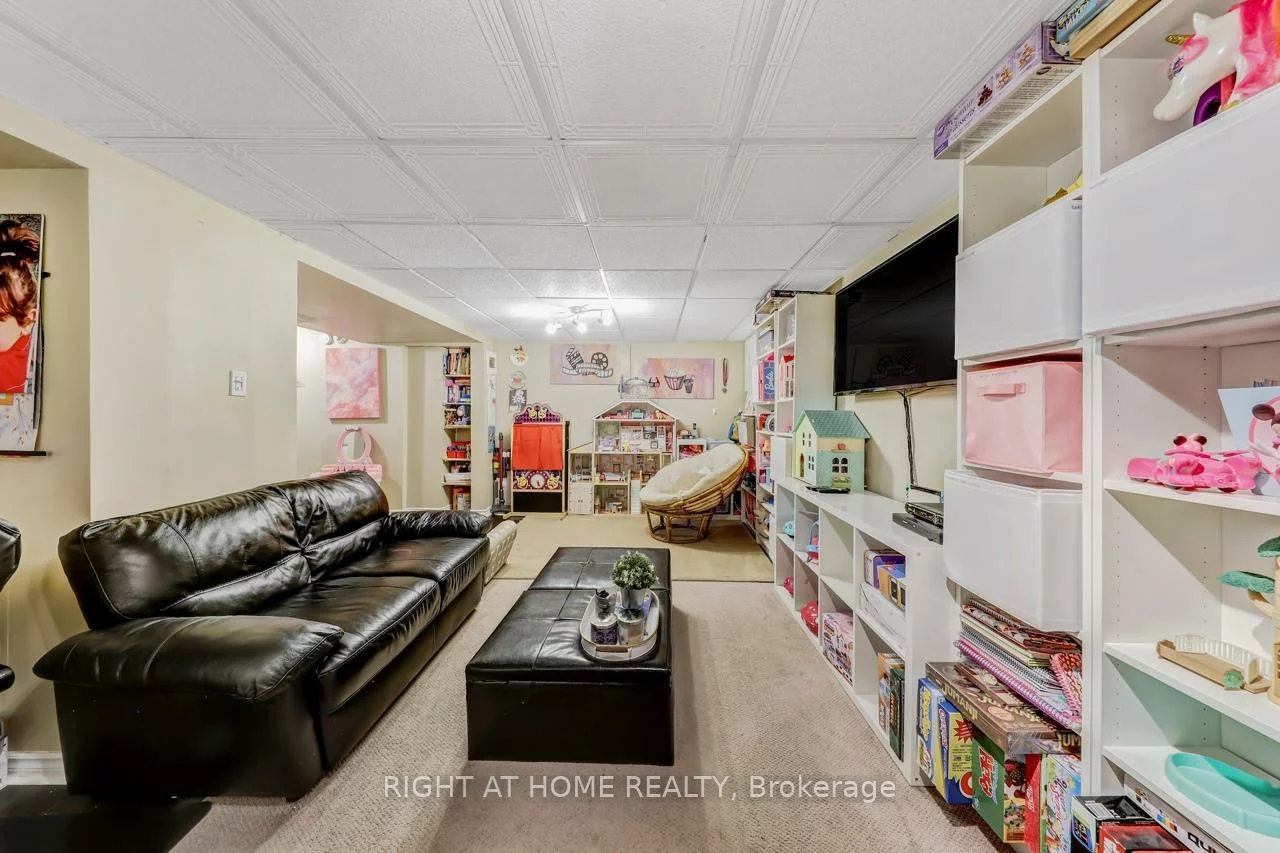 30, Mayberry, Central Park, Brampton