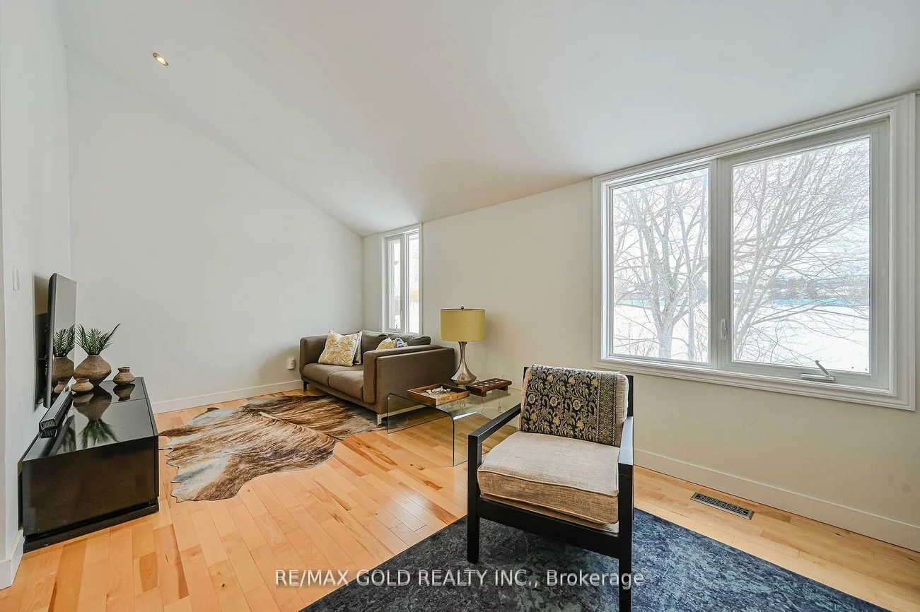 40, Burton, Brampton West, Brampton