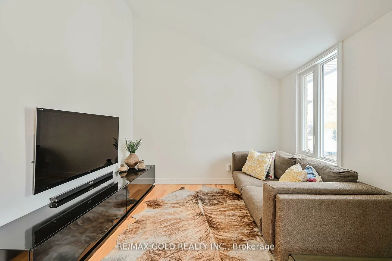 40, Burton, Brampton West, Brampton
