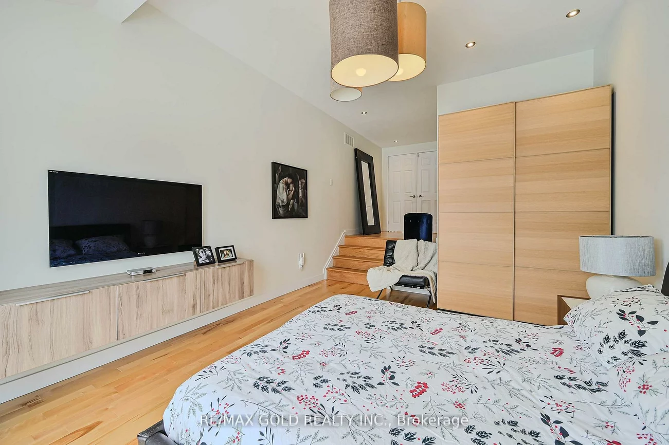 40, Burton, Brampton West, Brampton