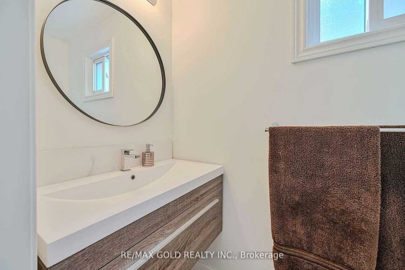 40, Burton, Brampton West, Brampton