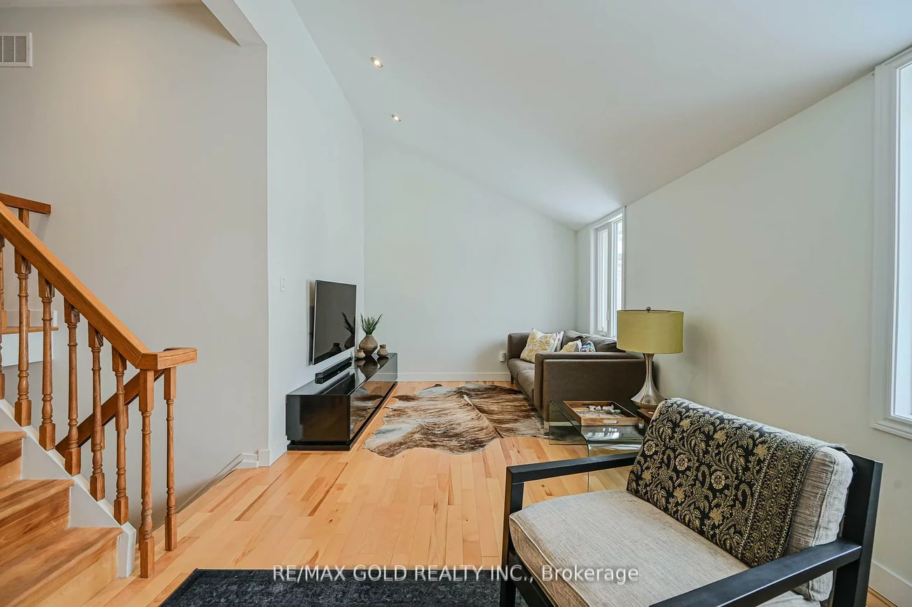 40, Burton, Brampton West, Brampton