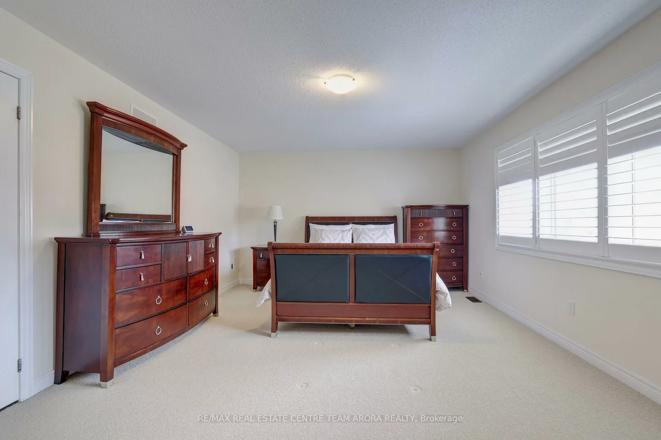 33, Alamosa, Bram West, Brampton