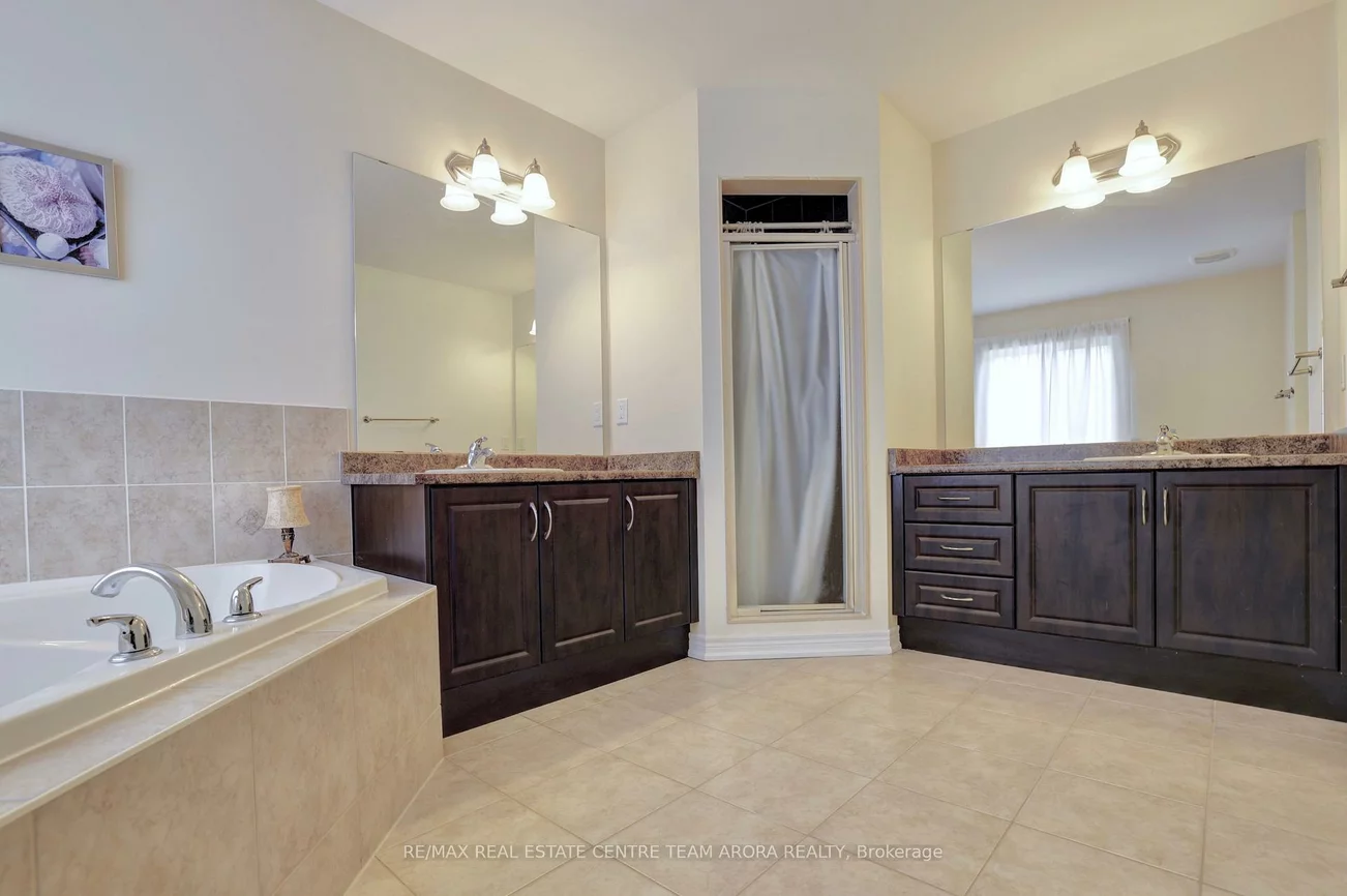 33, Alamosa, Bram West, Brampton