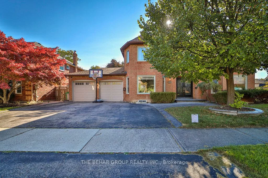 28, Ridelle, Heart Lake West, Brampton