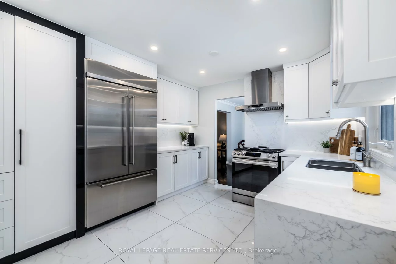 6, Dawnridge, Heart Lake West, Brampton