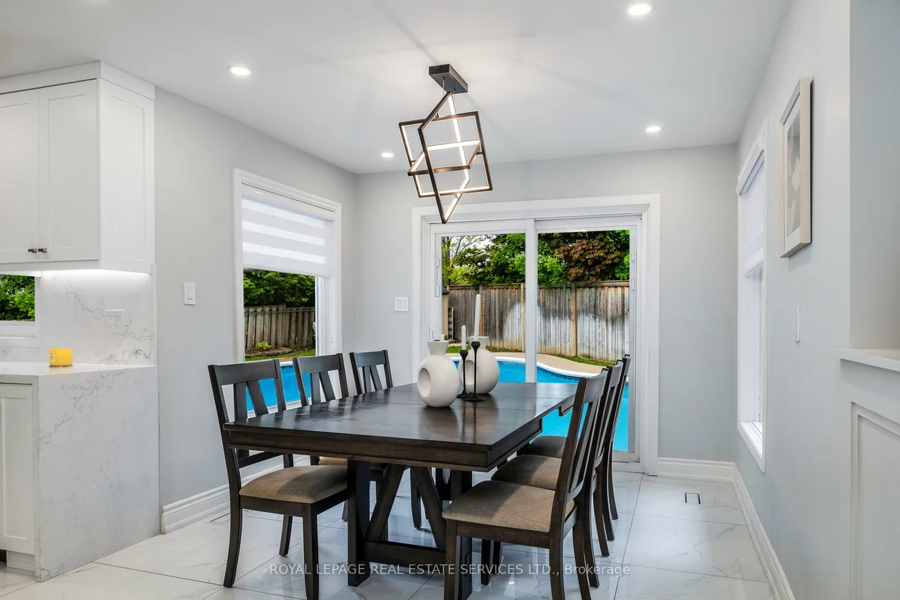 6, Dawnridge, Heart Lake West, Brampton